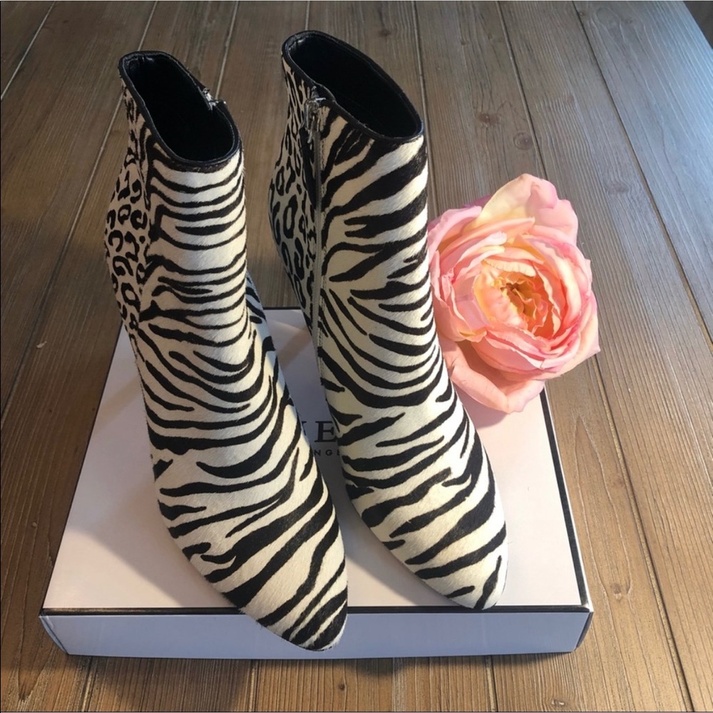 #24 NWT Guess Los Angeles Dress Bootie GE Tabaré